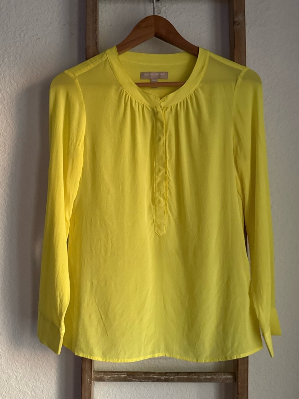 Banana Republic Yellow Grossgrain Long Sleeve Silk Blouse Sz: XS